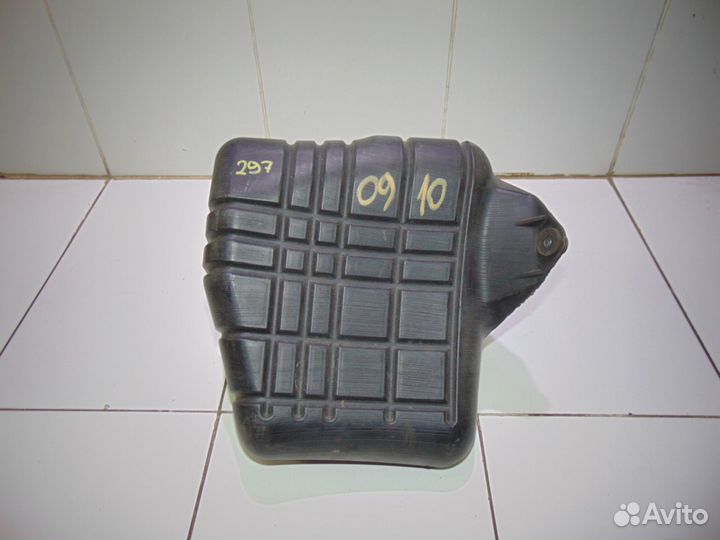 Резонатор воздушного фильтра Ford Escape TM7