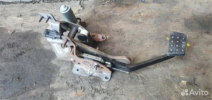 Педаль тормоза Cadillac SRX 1 2003-2009