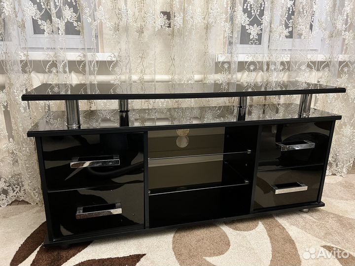 Тумба под телевизор