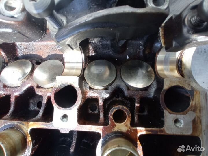 Головка блока W124 двиг 2.2 бенз 111.960