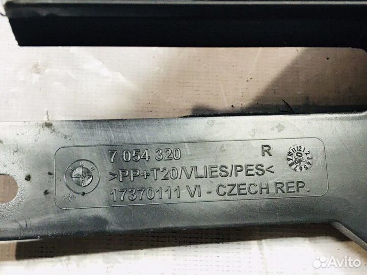 Обшивка багажного отделения правая Bmw X3 E83