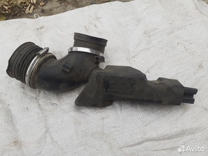 Резонатор воздушного фильтра правый Bmw 7-Series