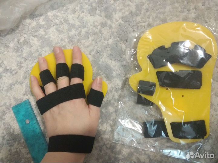 Ортез жёсткий для руки женская детская рука