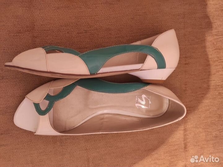 Продам белые туфли 38р