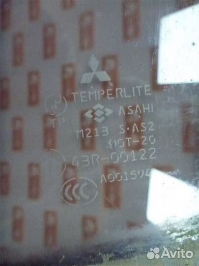 Стекло двери заднее левое Mitsubishi Lancer CS1A