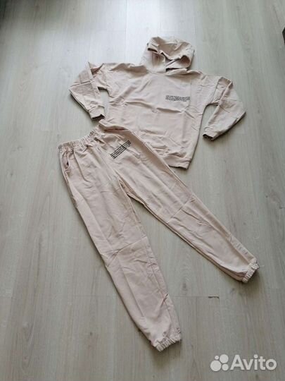 Спортивный костюм новый р.с 44 по 50