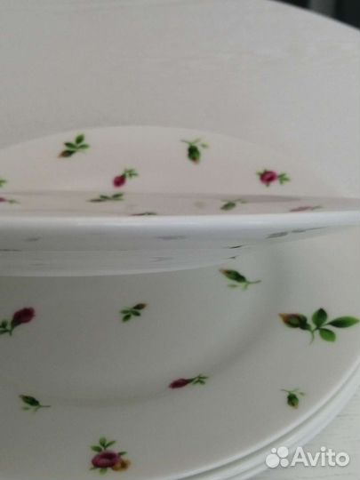 Фарфоровые тарелки набор