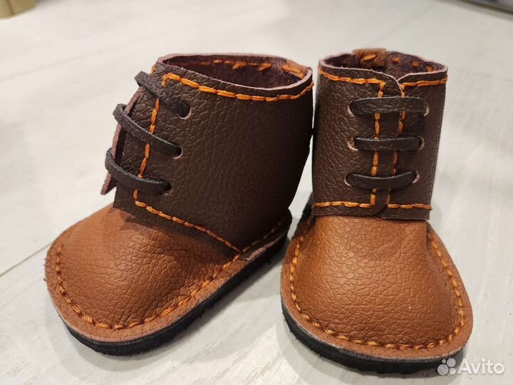 Кукла фарфоровая