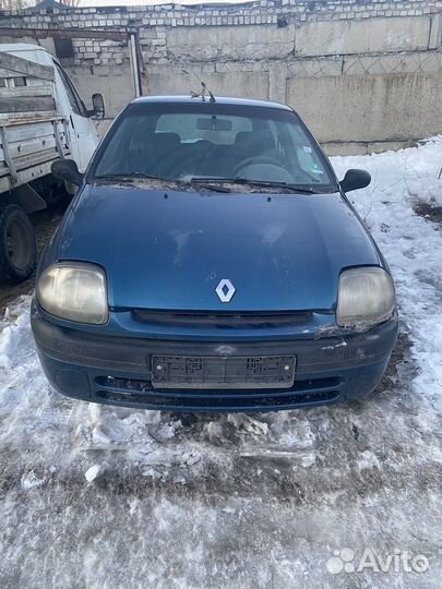 В разбор на запчасти renault clio 1.2 МКПП