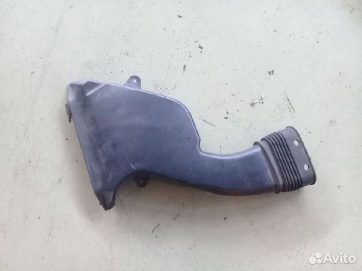 Воздухозаборник 17751-70050 Toyota Chaser GX100