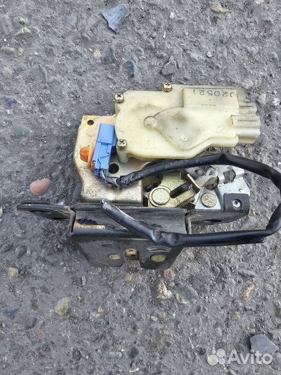 Замок багажника honda FIT GD1, L13A