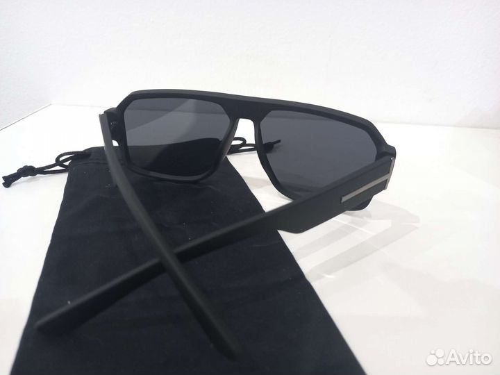 Солнцезащитные очки hugo boss