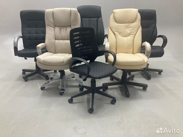 Офисное кресло