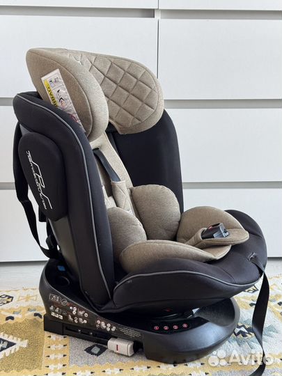 Автомобильное кресло с креплением изофикс