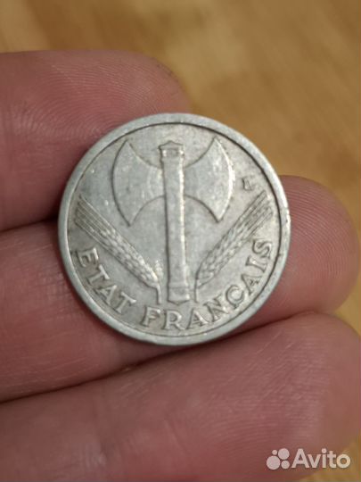 Монета 1 франк franc 1944