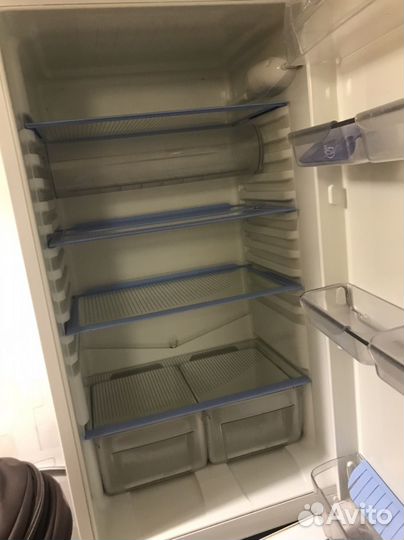 Холодильник indesit