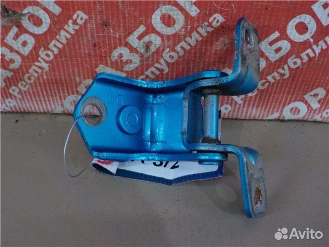 Петля двери верхняя задняя правая Mazda 3 BL Z6