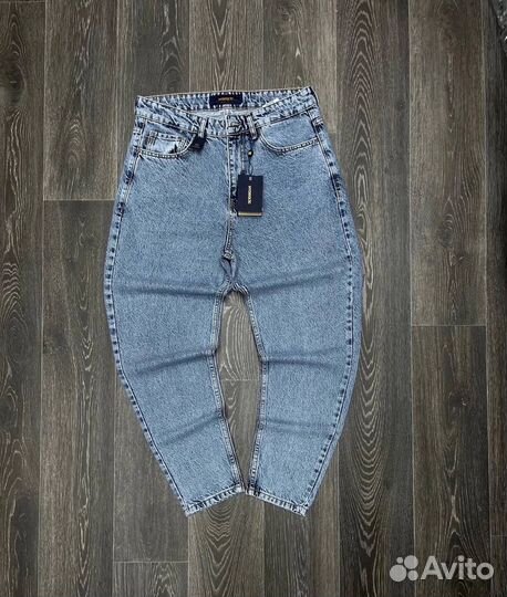 Джинсы бананы