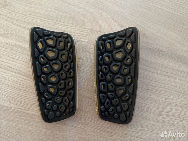 Щитки футбольные nike