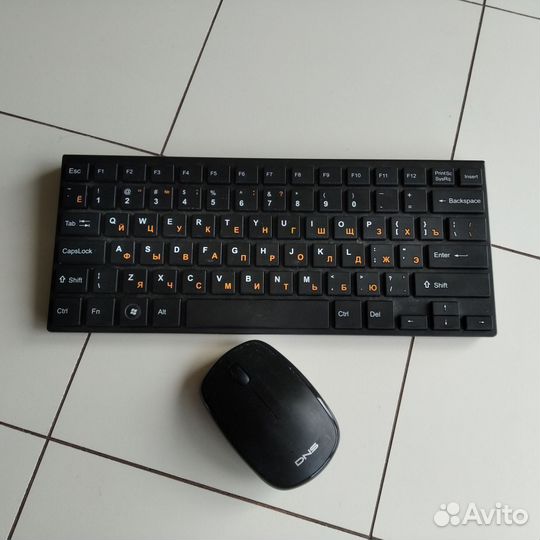 Клавиатура беспроводная и мышь