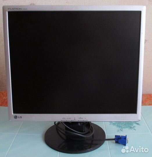 Монитор LG Flatron 19