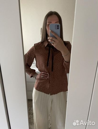 Рубашка бежевая в горошек