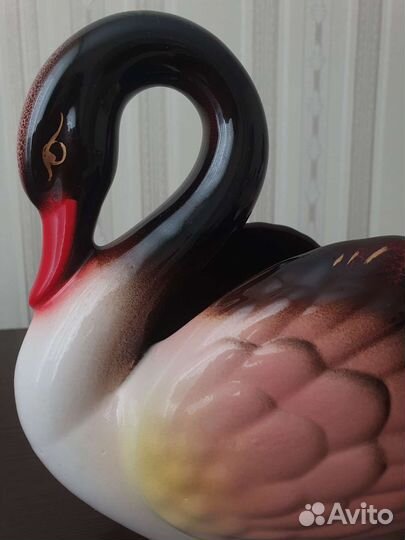 Ваза Лебедь
