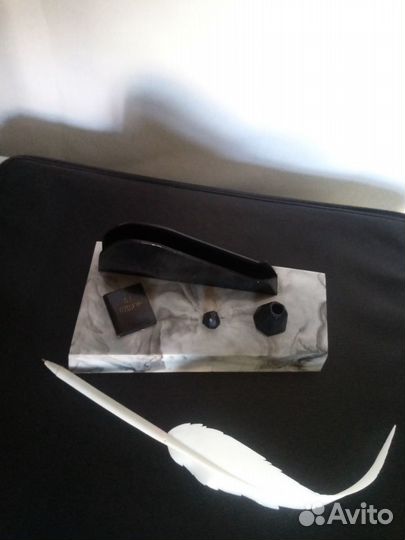 Сувенир:ручка-перо, игольница колкий пластик СССР