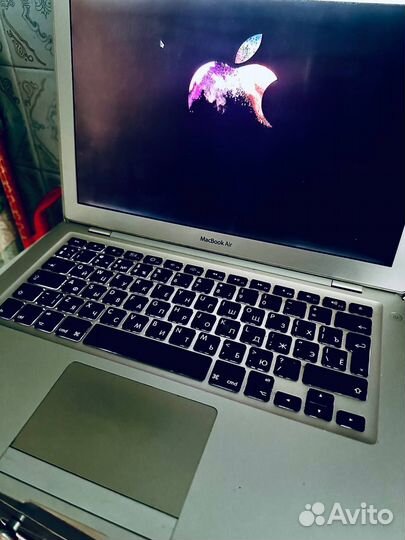 Рабочий MakBook Air 13,3 SSD-128 середина 2009