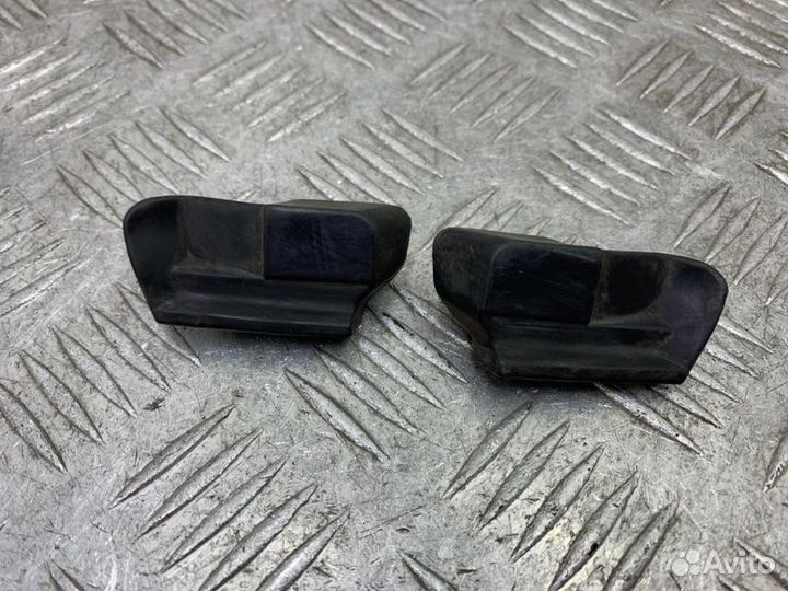 Отбойник капота Toyota Camry V30