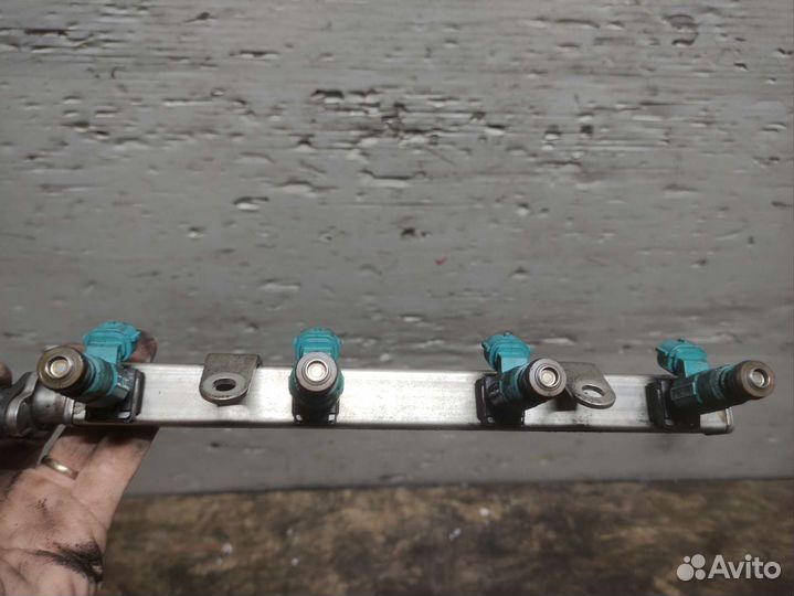 Топливная рампа в сборе Hyundai i20 1.2 бенз 08-14