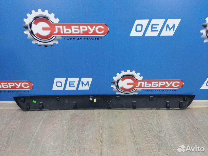 Накладка двери багажника Toyota RAV4