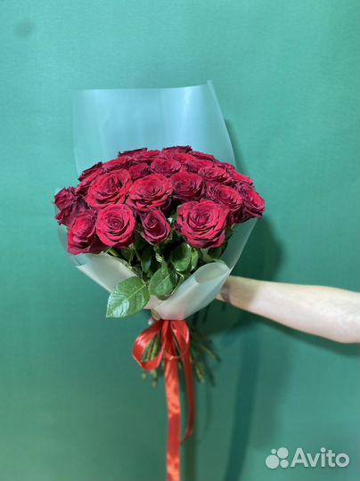 25 красных роз с доставкой в Севастополе