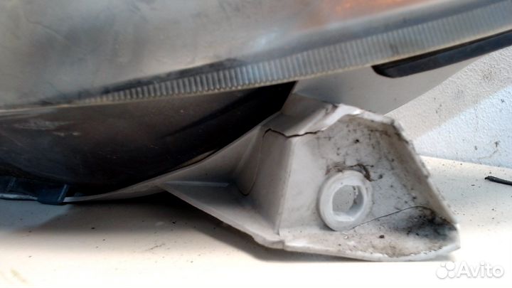 Фара (передняя) Toyota Camry, 2003