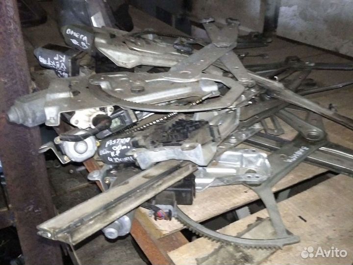 Электрический стеклоподъëмник Опель