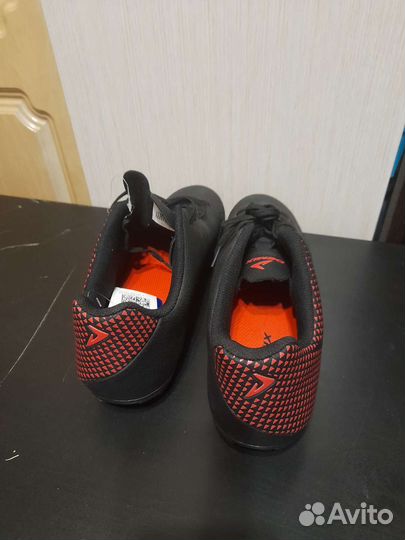 Футбольные бутсы, 46 размер