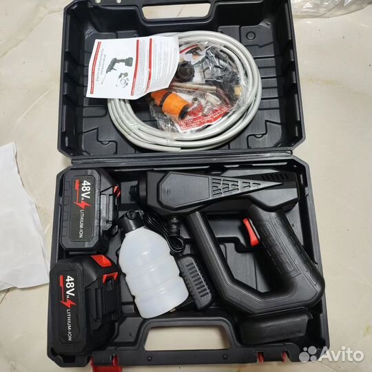 Аккумуляторная мини мойка высокого давления