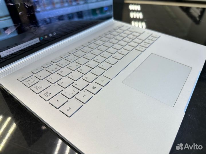 Сенсорный Ультрабук Microsoft Core i5-7300U 8/256G