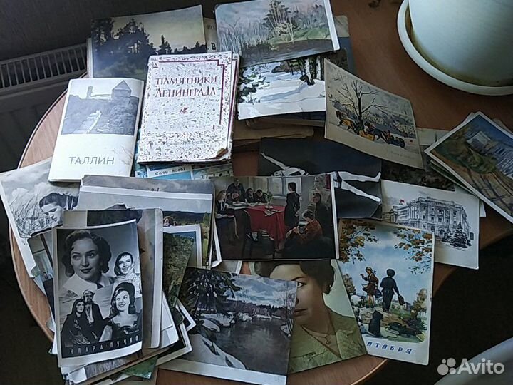 Книги и открытки советских времён