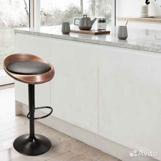 Дизайнерские барные стулья из массива дерева