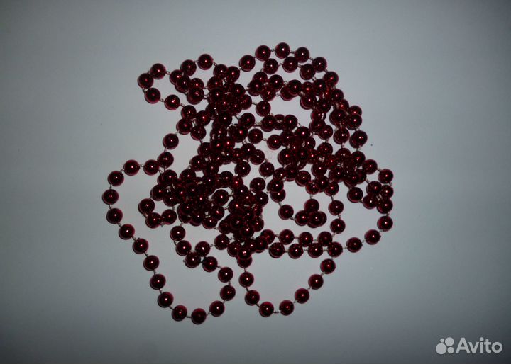 Новогодние гирлянды и мишура