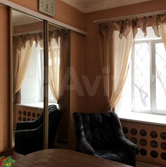 Комната 31 м² в 4-к., 1/2 эт.