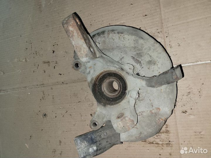 Ступица передняя правая Toyota Camry XV10