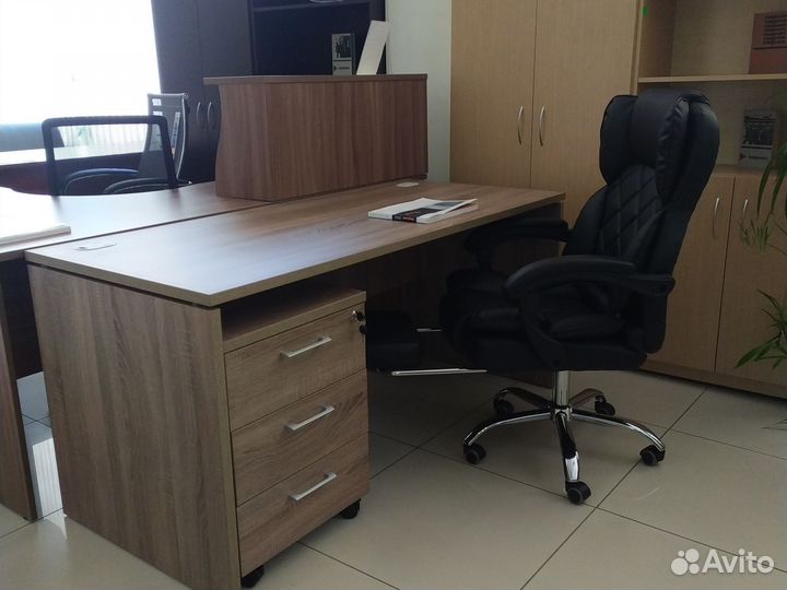 Стол письменный