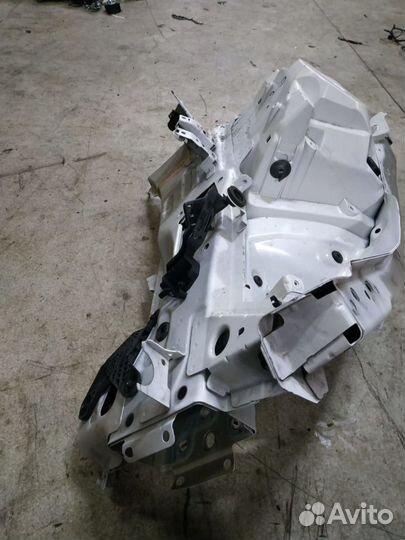 Вольво XC90 лонжерон левый 2015- 31672513