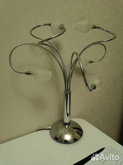 Настольная лампа