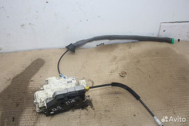 Замок двери передней правой audi Q3 2011-2014 (8U)