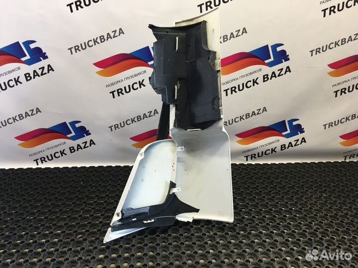 Дефлектор кабины правый Mercedes-Benz Axor