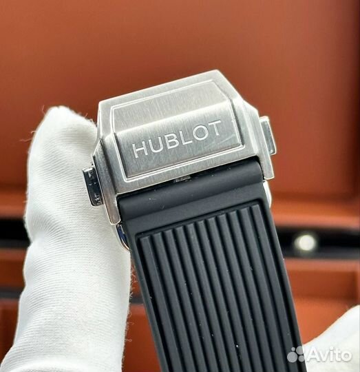 Часы hublot