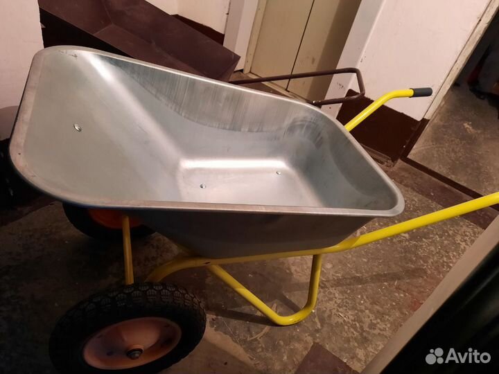 Тачка садово-строительная